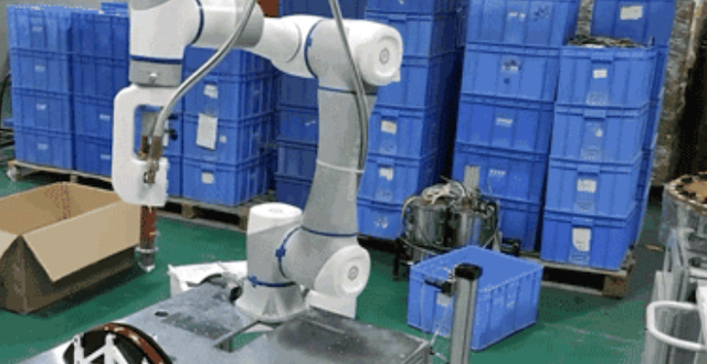 、越疆車身密封涂膠機器人:重新定義汽車制造的密封精度